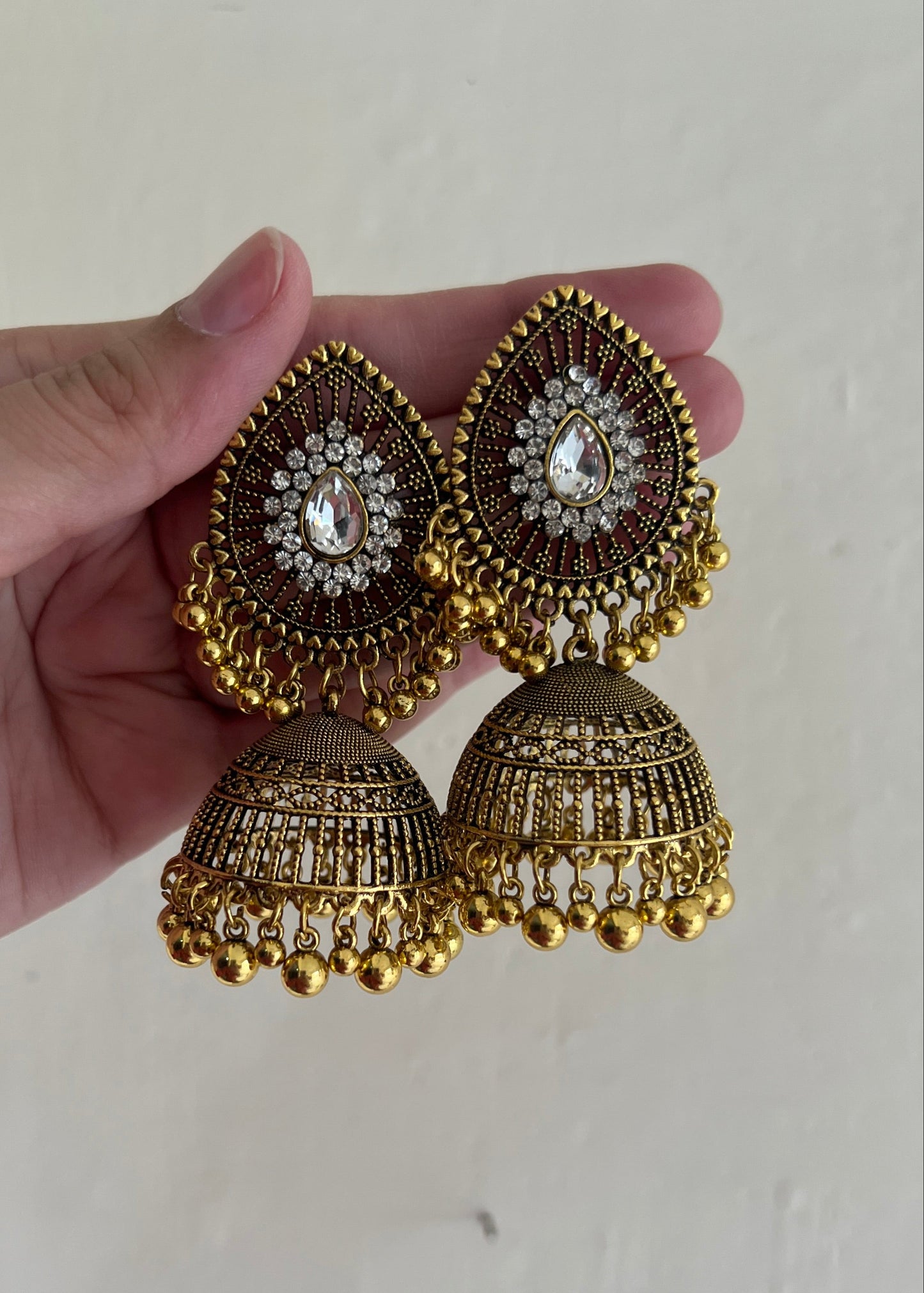 Divya Jhumka