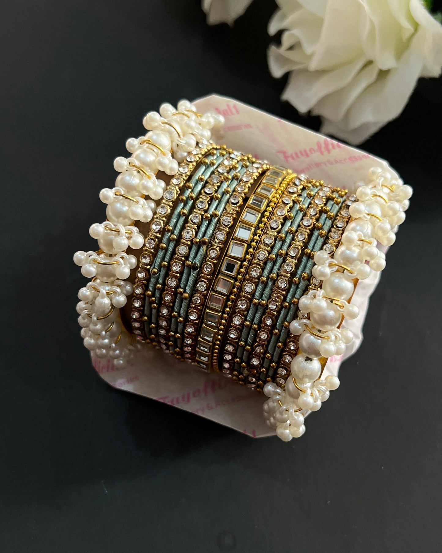 Hooria Bangles