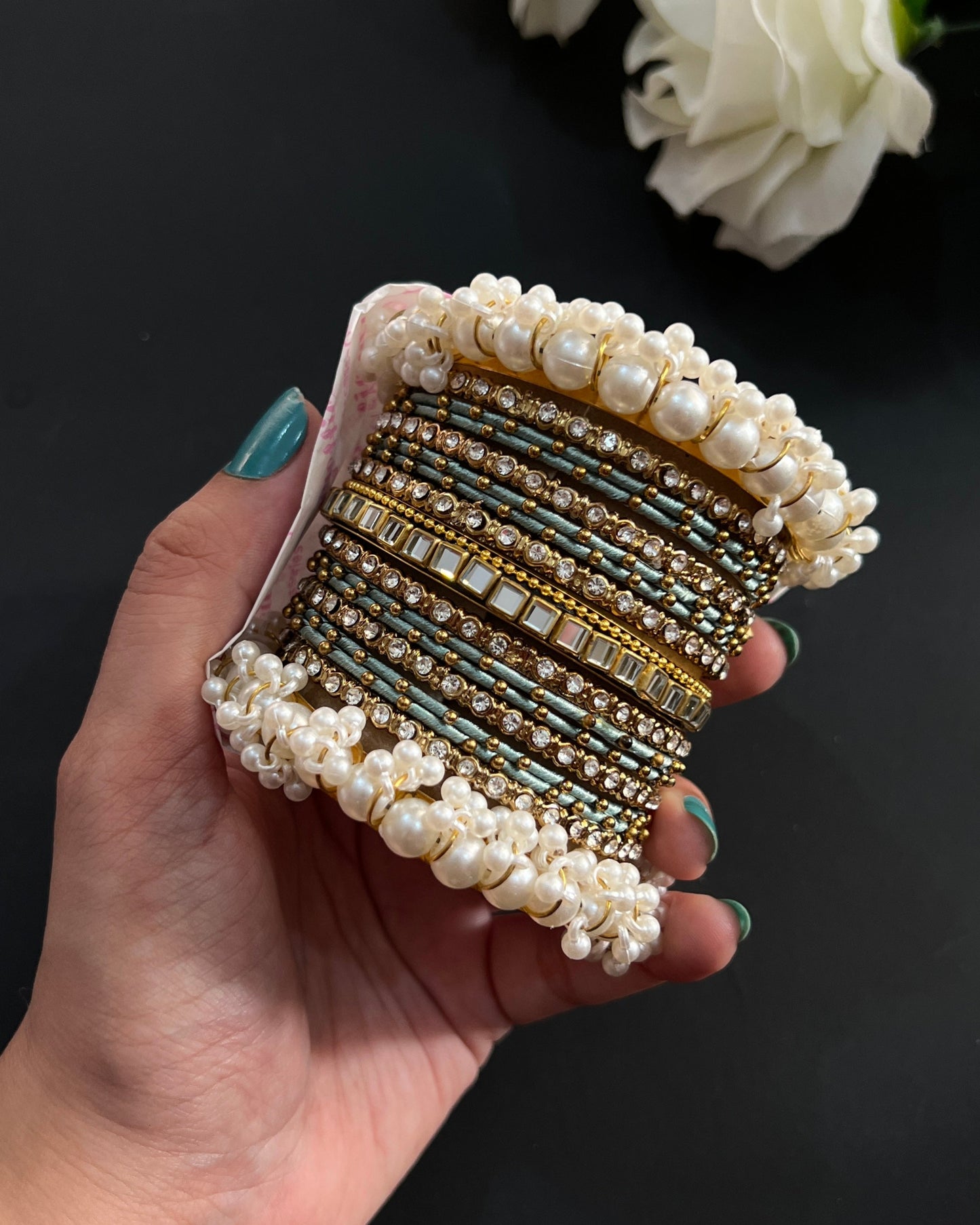 Hooria Bangles