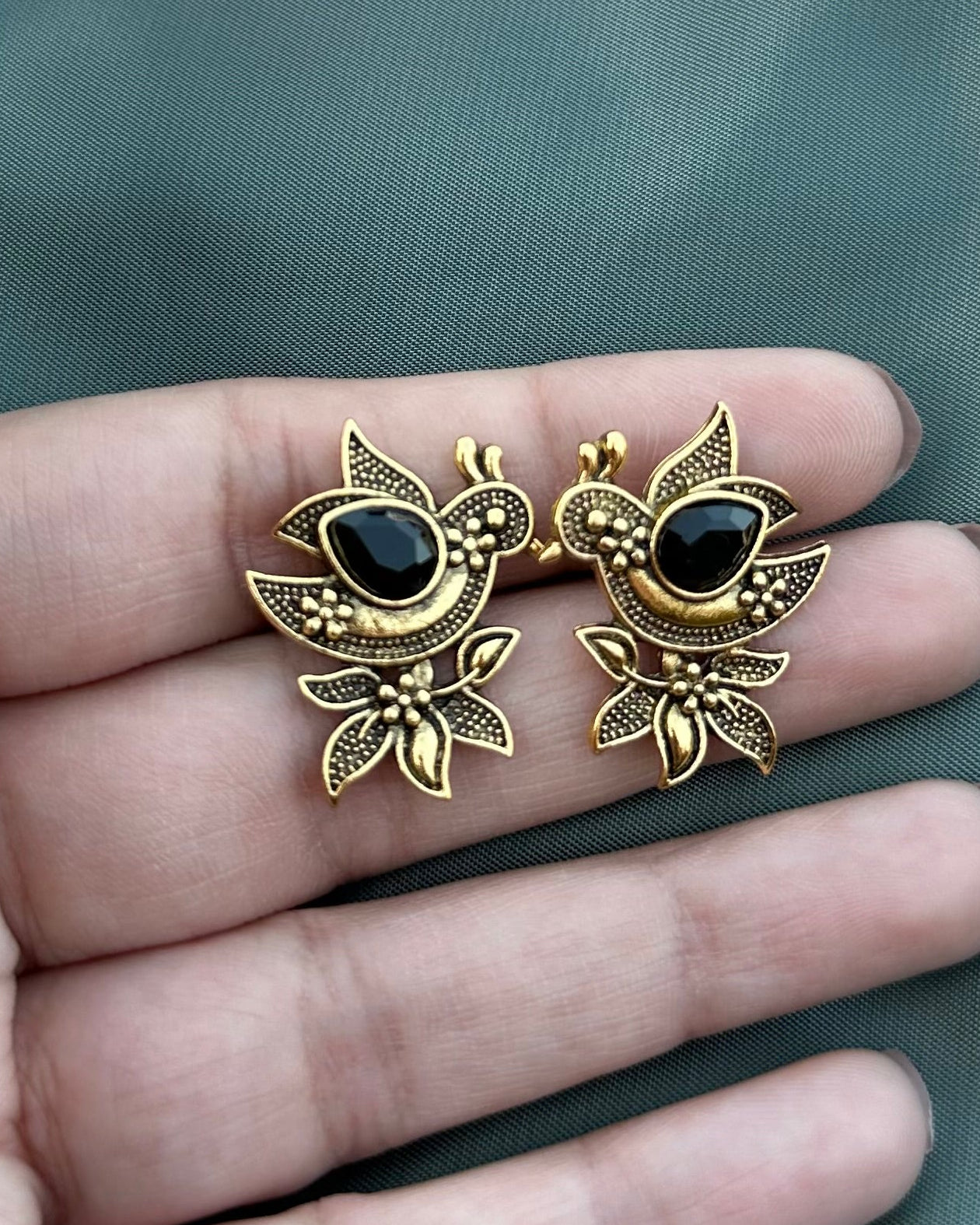 Nayra Earring-Black