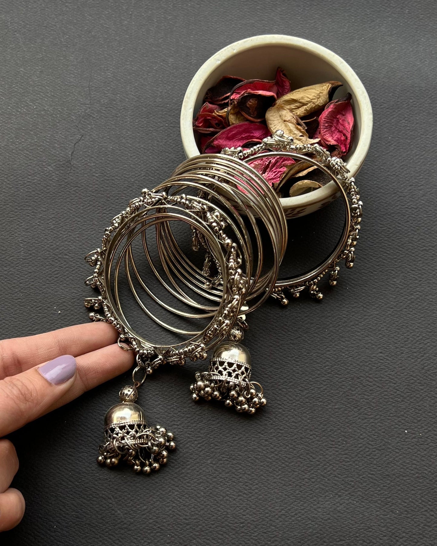 Lara Bangles