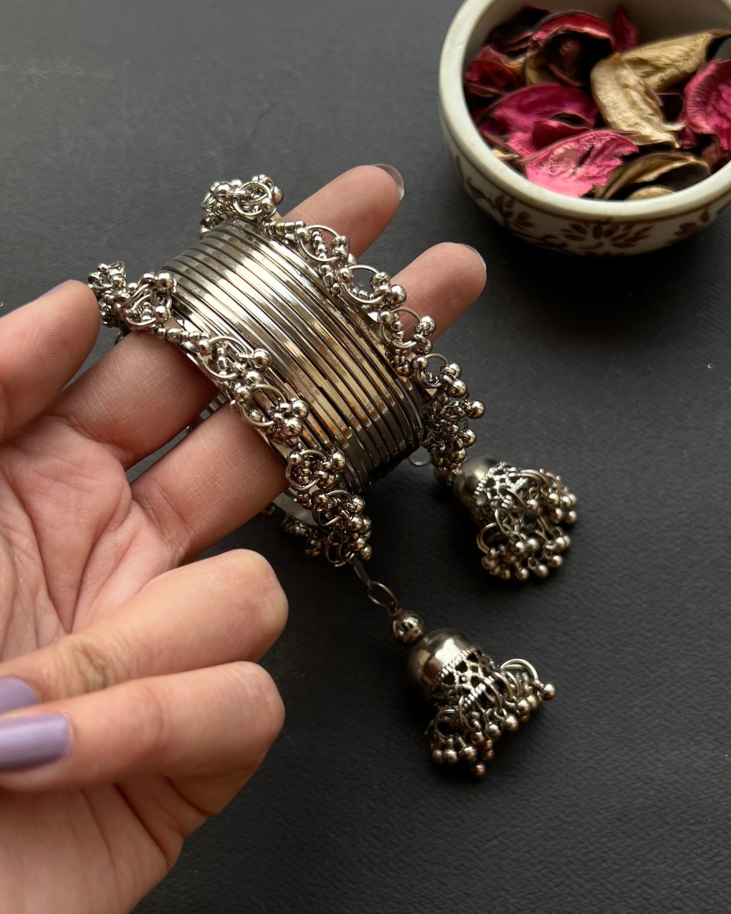 Lara Bangles