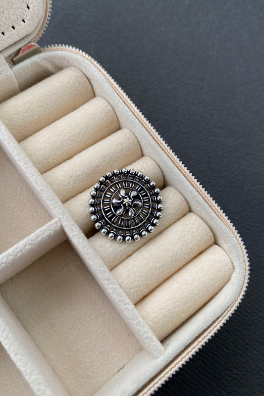 Nora Ring
