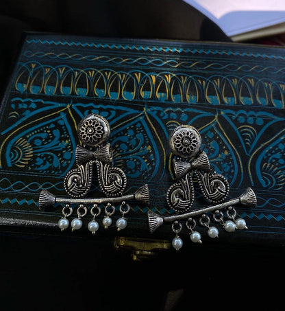 Jiyaa Earrings