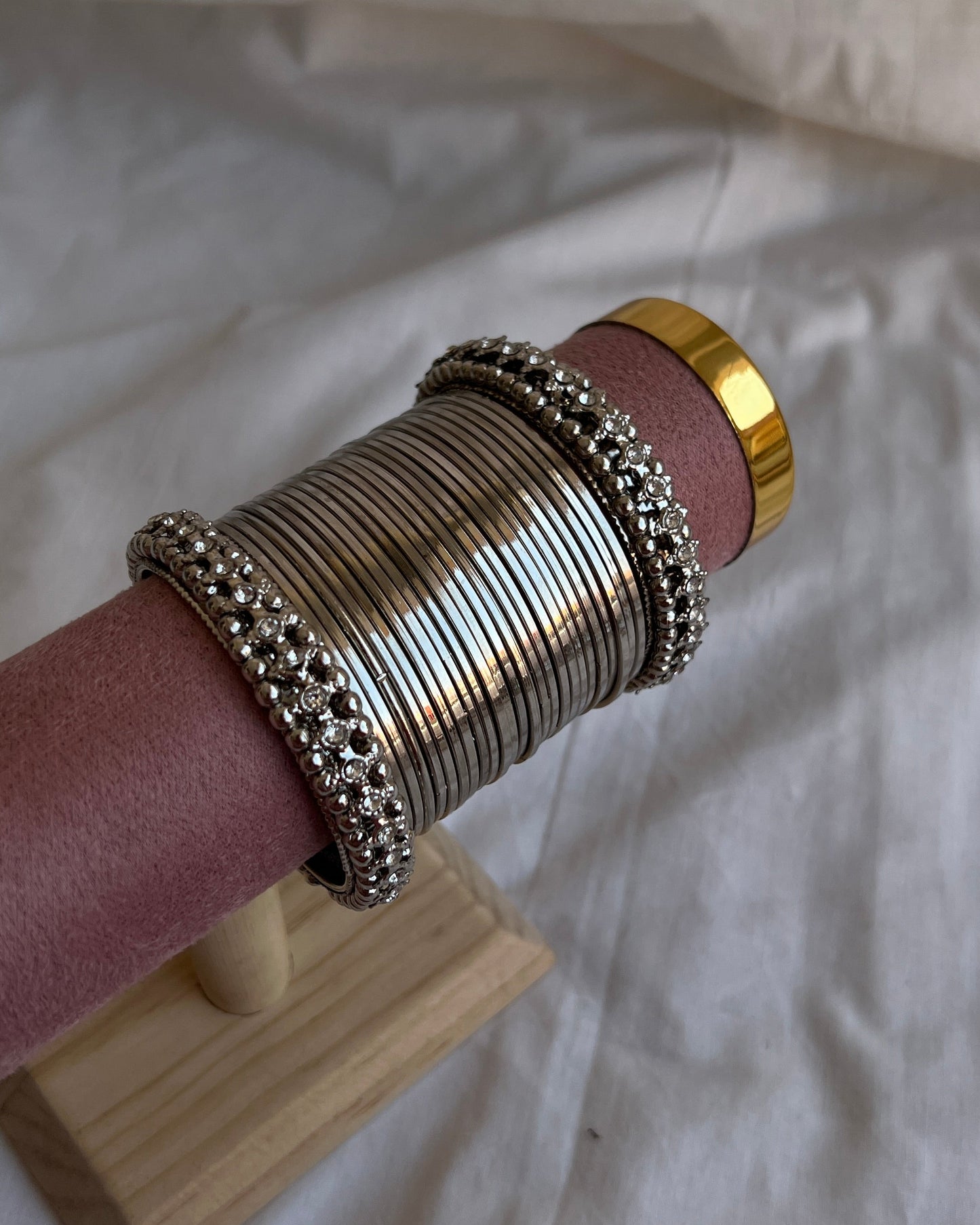 Faiqa Bangles