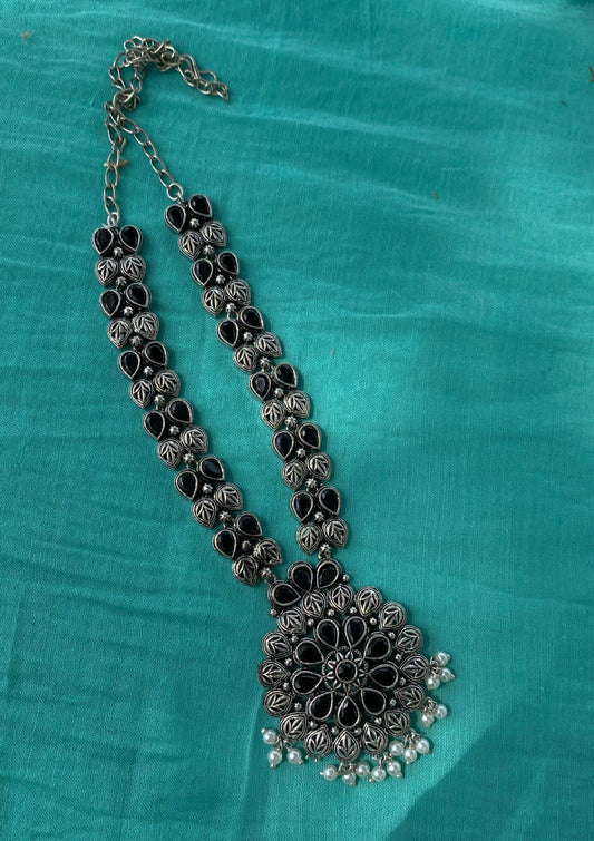 Neelu Necklaces