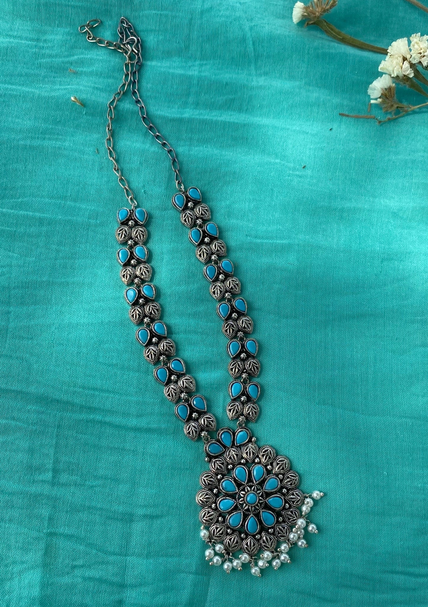 Neelu Necklaces