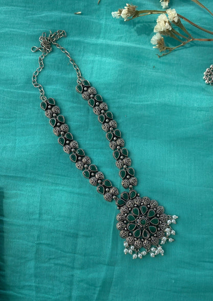 Neelu Necklaces