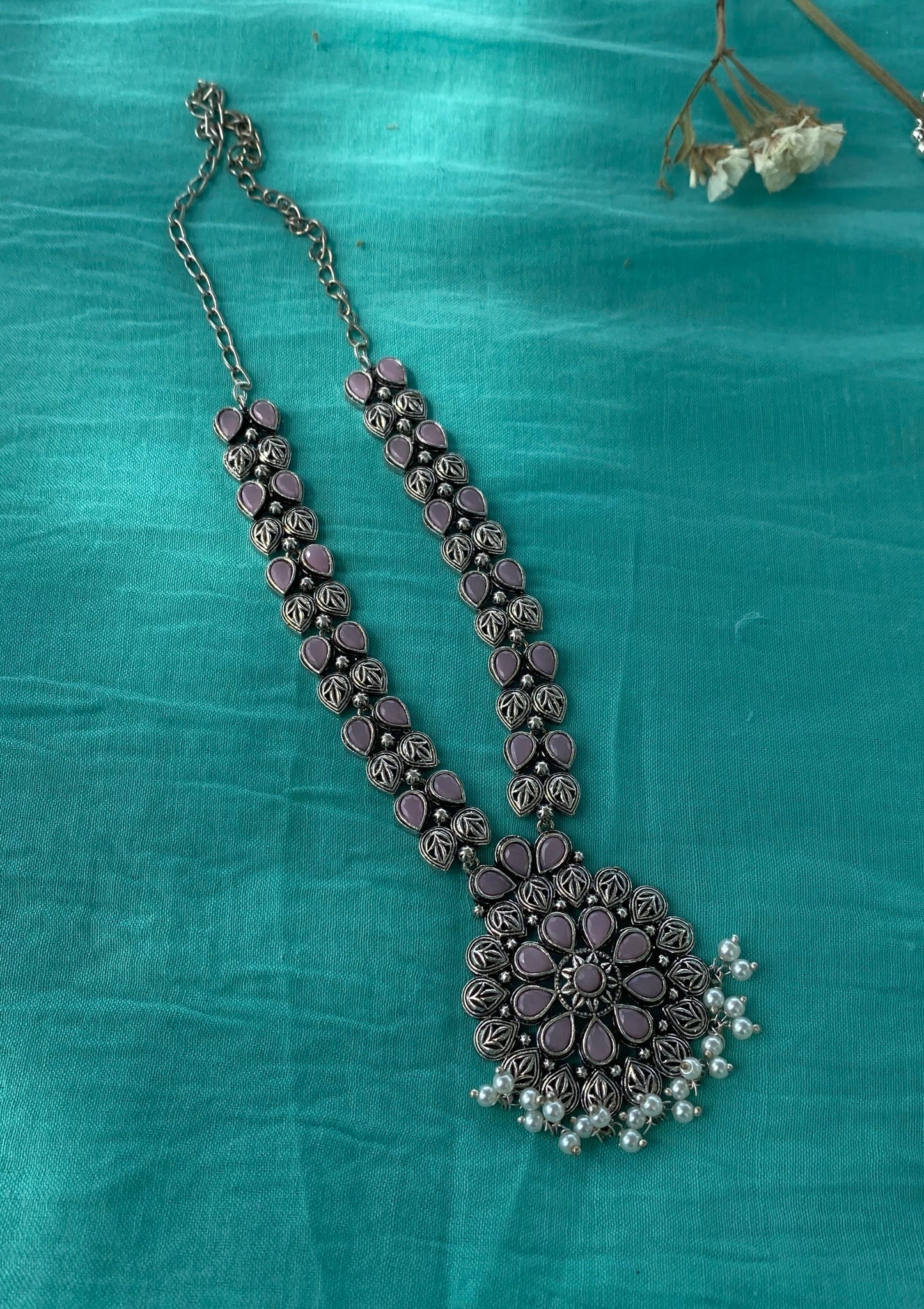 Neelu Necklaces