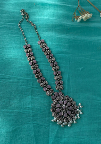 Neelu Necklaces