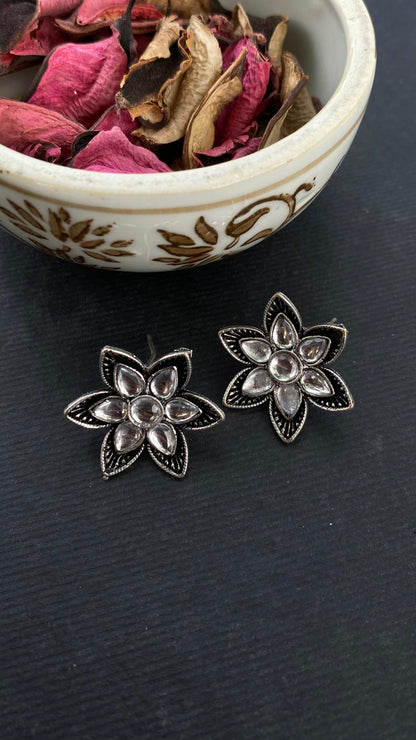 Shirin Earstuds