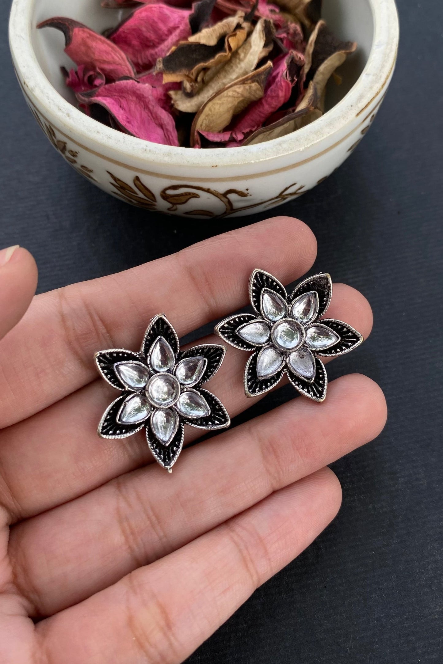 Shirin Earstuds