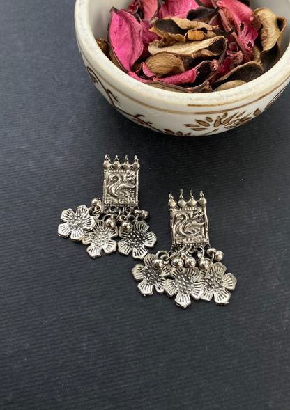 Nila Earrings