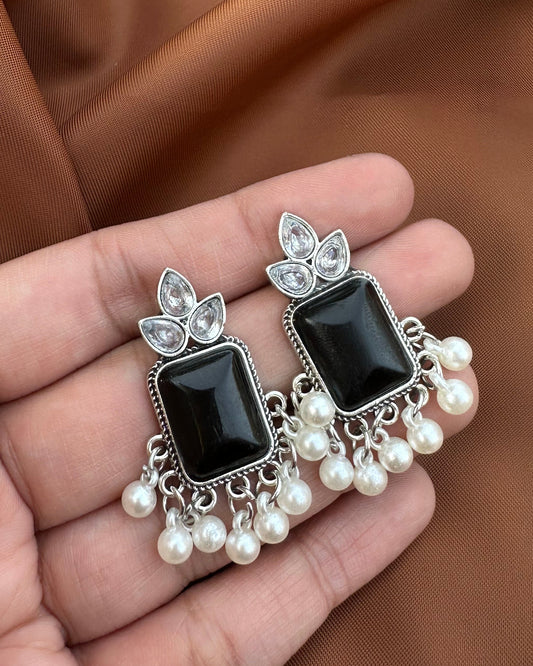 Jugun Earrings