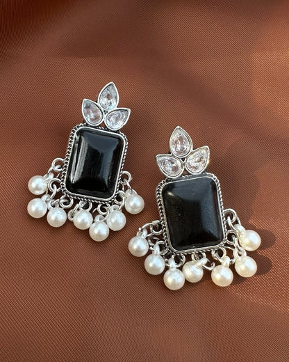 Jugun Earrings