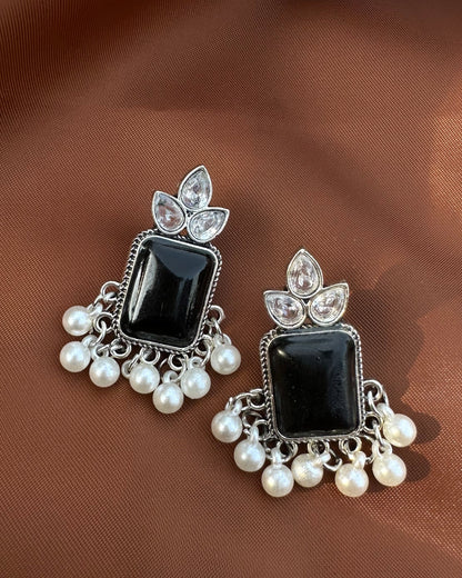 Jugun Earrings