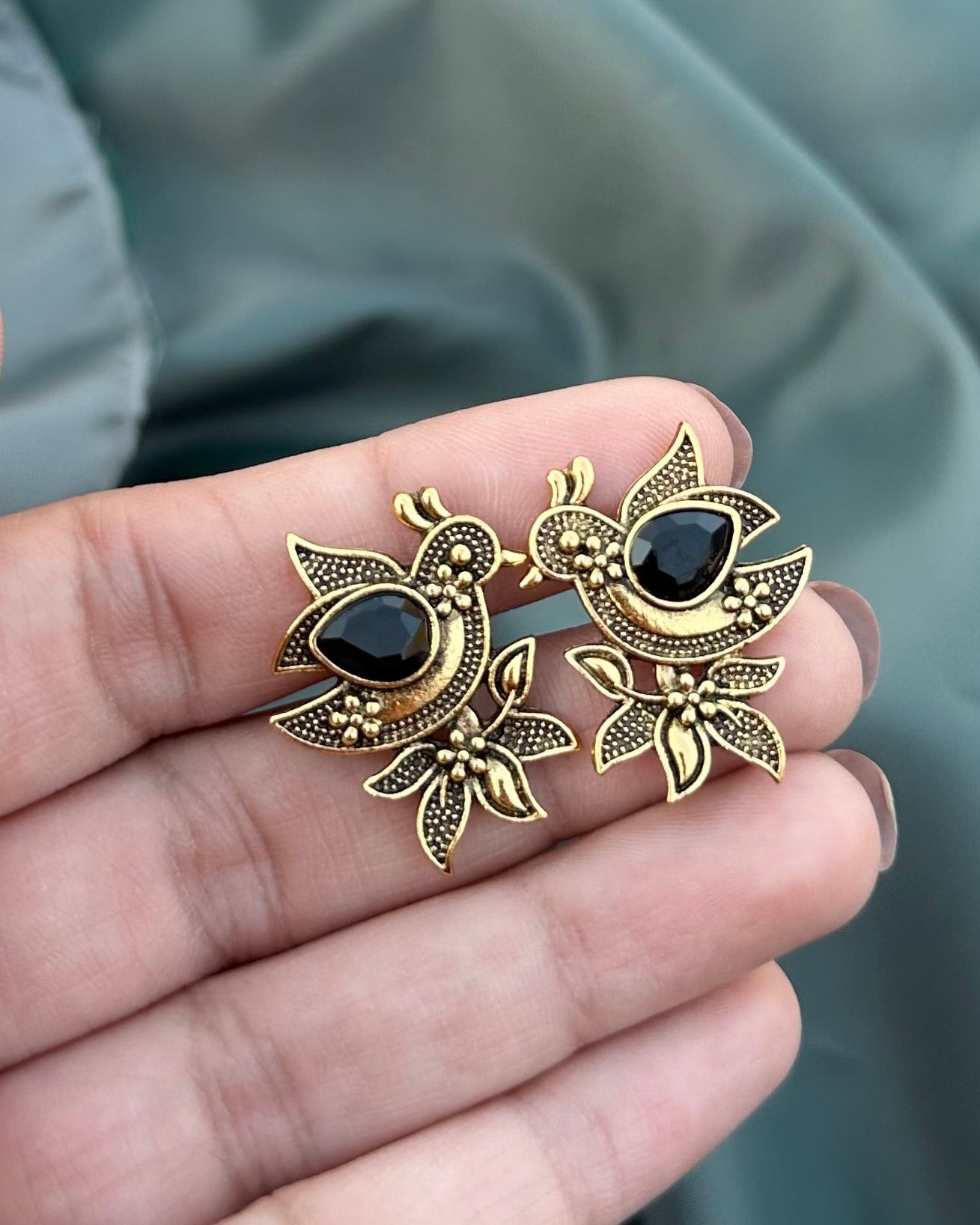 Nayra Earring-Black