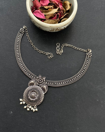 Sadia Necklace