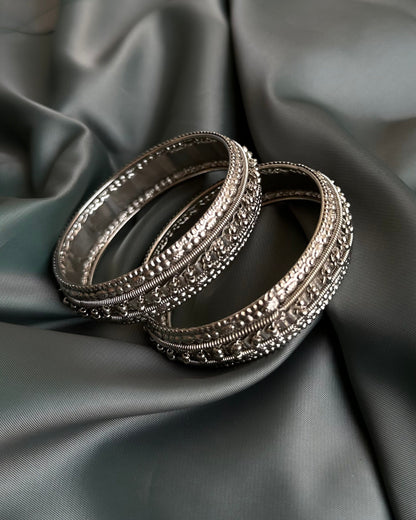 Kavia Kada pair