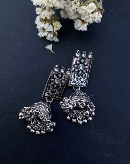 Sajaal Earrings