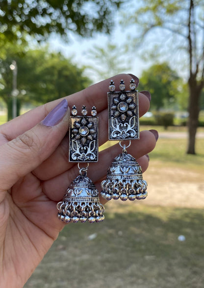 Sajaal Earrings